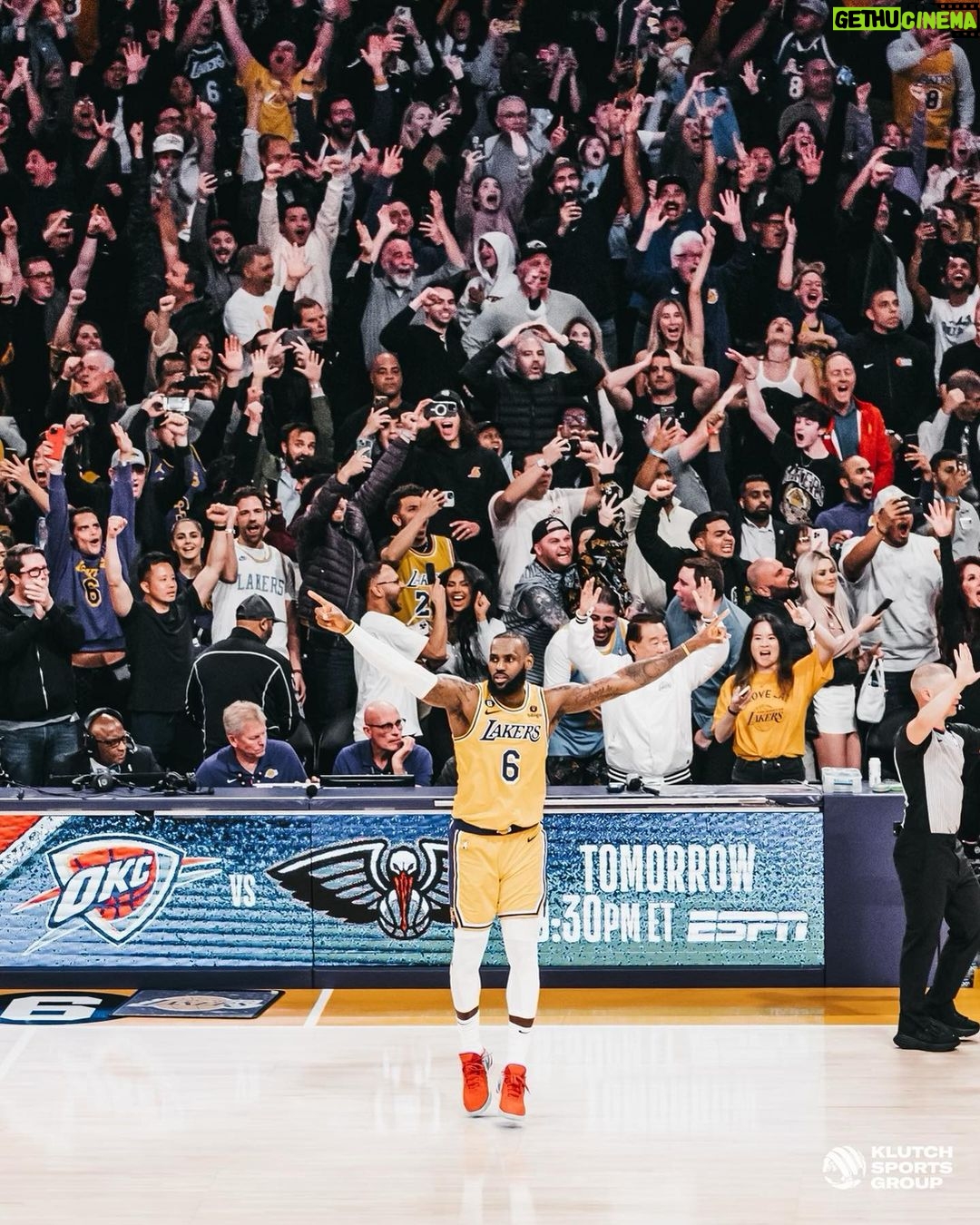 LeBron James Instagram - FREEZE!!!!! MIAMI VICE 👌🏾. What an amazing atmosphere it was inside that arena last night!!! INCREDIBLE INCREDIBLE INCREDIBLE VIBES ✨✨✨. YESSIR Playoff Bound #ThekidfromAKRON🤴🏾 #TheManInTheARENA🏟️ #SFG🚀