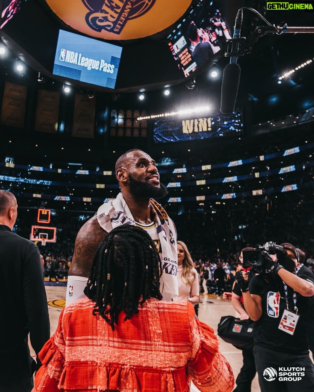 LeBron James Instagram - Easter 🐣 Sunday’s Best!! My last regular season game in year 20 was fun fun fun!!!! To be continue folks! Love 👑🫡 #ThekidfromAKRON🤴🏾#KingMe♟️ #SFG🚀