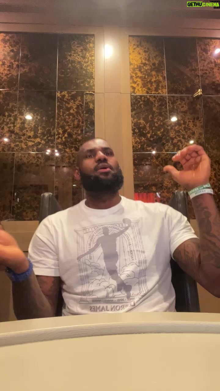LeBron James Instagram - Happy Sunday beautiful people!! My Week 7 @nfl picks! Hope you guys have a wonderful day ahead of yβall! ππΎπ€ππΎπ.