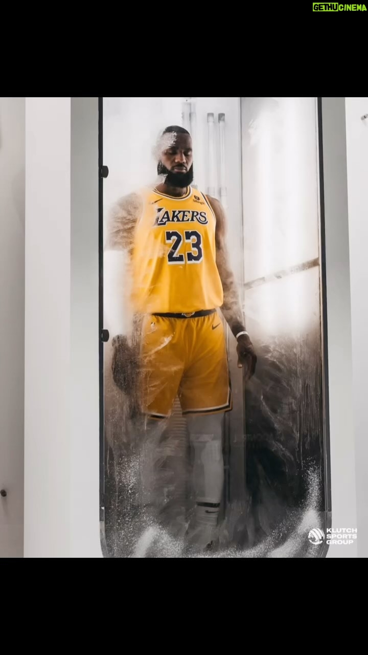 LeBron James Instagram - BACK AT IT!! 🤯👑 #PrimeTimeYear21 #ThekidfromAKRON🤴🏾
