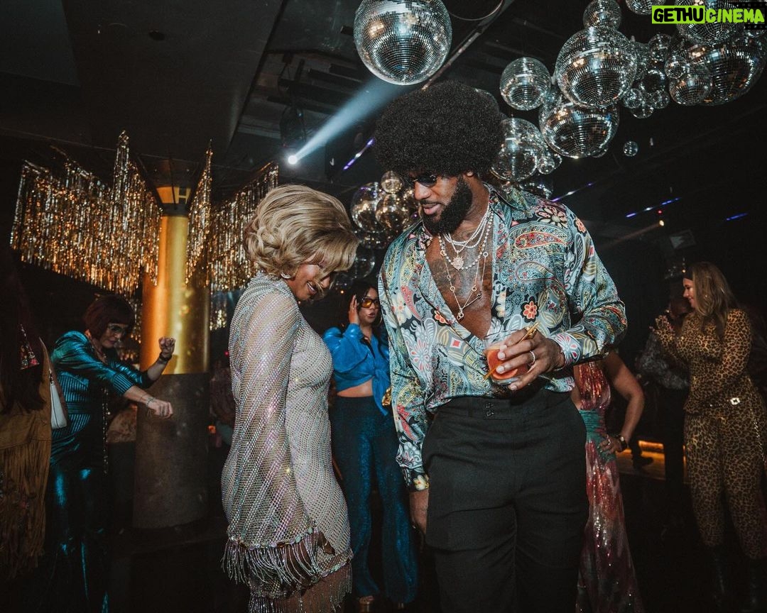 LeBron James Instagram - Living Life to the fullest!! The 39th was a STONE COLD MUTHA SHUT YO MOUTH GROOVE π₯ππ»πΊπΎππΎπ!!! As my Queen would say LIVE.LAUGH.LOVEπ€π€π€π€β¨β¨β¨β¨. πΈ work by @graydientvisuals π«‘