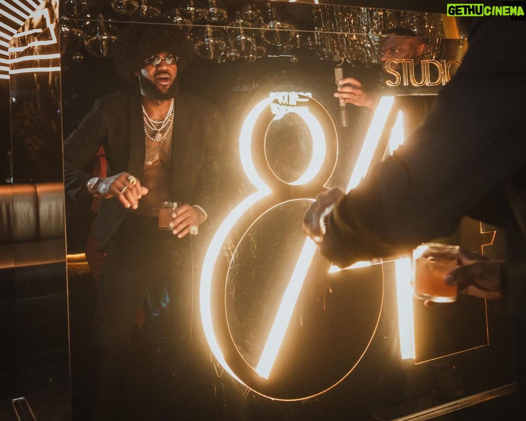 LeBron James Instagram - Living Life to the fullest!! The 39th was a STONE COLD MUTHA SHUT YO MOUTH GROOVE π₯ππ»πΊπΎππΎπ!!! As my Queen would say LIVE.LAUGH.LOVEπ€π€π€π€β¨β¨β¨β¨. πΈ work by @graydientvisuals π«‘