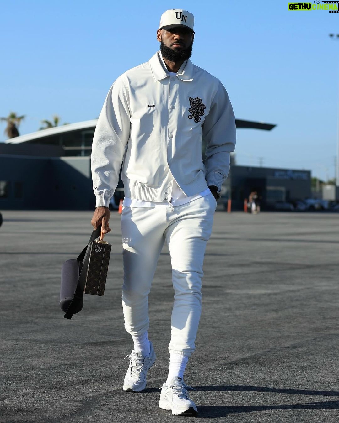 LeBron James Instagram - βοΈβπΎπ