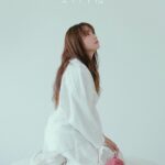 Lee Jin-ah Instagram – 앨범 사진 올려요 ㅎㅎ 조금 늦었다 히히히 🐰💙 9.13 오후 6시