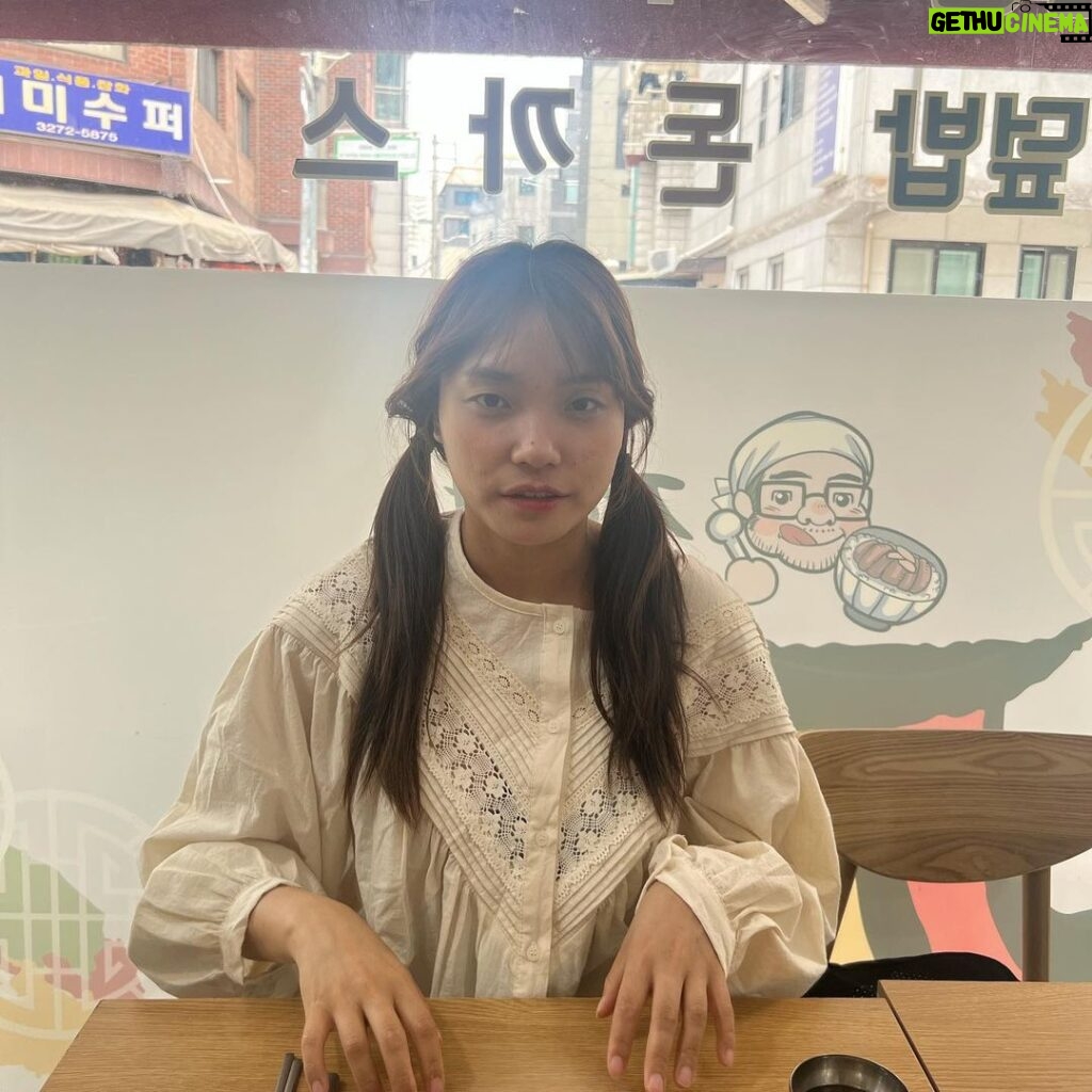 Lee Jin-ah Instagram - 틈틈이 잘 놀기 헤헷 또 뭐하구 놀지? 나랑 놀사람 🐸