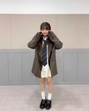 Lee Jin-ah Instagram - 오늘 감동 받고 , 눈물 날것 같은걸 잘 참으면서 씩씩하게 팬분들의 순수하고 이쁜 마음들과 인사했어요 😎정말 한명 한명 너무 사랑스럽고 소중했어요 반가웠어요 💛조심히 들어가요🧸나의 두번째 팬싸인회🎤🖊️