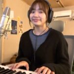 Lee Jin-ah Instagram - 오늘을 찾아요 ✨ 오랜만에 불러 보아요 🎵헤헤 오늘 브이로그도 드디어 업로드를 했답니다:) 프로필 에 주소 누르시면 놀러 오실수 있어요🤍