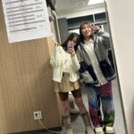 Lee Jin-ah Instagram - 어제 잘 들어가셨나요? 이틀동안 정말 좋은 공연 만들어 주셔서 감사합니다 🎄 따뜻한 기억으로 남을것 같아요...! 친구들 한명 한명 함께 준비할때의 시간들도 참 소중하고 즐거웠고 ,피아노와 노래로만 노래 할수 있어서 참 좋았어요 항상 공연 전까지는 이런 저런 두려움들이 있지만 막상 하게 되면 재밌고 행복한게 또 공연인것 같아요 행복한 연말 보내시구 또 만나요 🤍