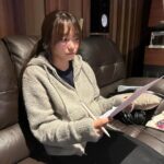 Lee Jin-ah Instagram - D-2 몇년전 만들어 은이숙이 언니에게 선물로 드렸던 크리스마스노래가 올해 겨울 드디어 나오게 되었어요 🧑‍🎄🤶🧑‍🎄🎄조금 있으면 나오는데 기다려줄수 있어요? 🧸 @vivotv @saru337 @4000man_ The Christmas song that I made a few years ago and gave as a gift to my favorite sisters is finally coming out this winter. It‘s coming out in 2 days. Please wait🤍