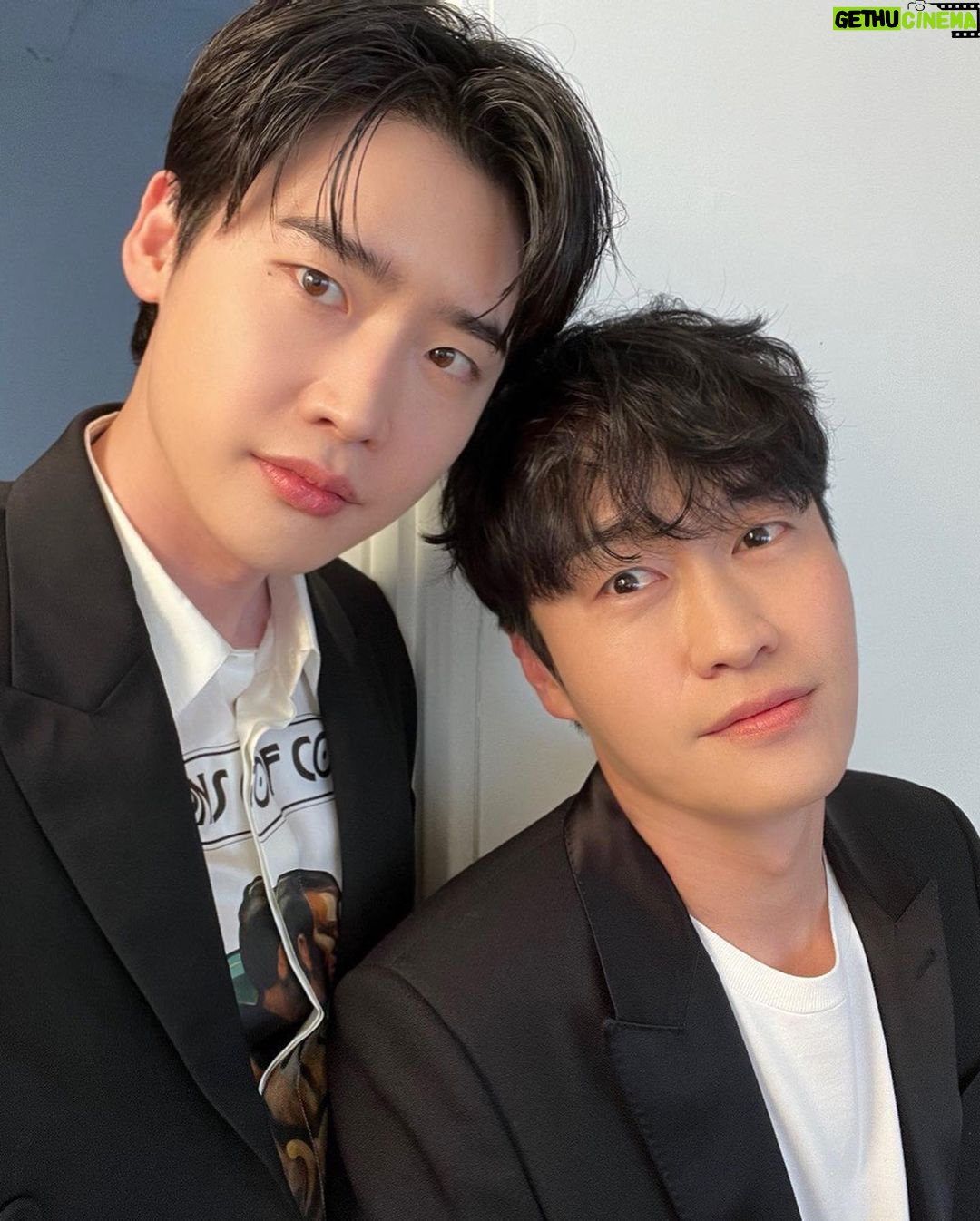 Lee Jong-suk - 3 Million Likes - 😆
