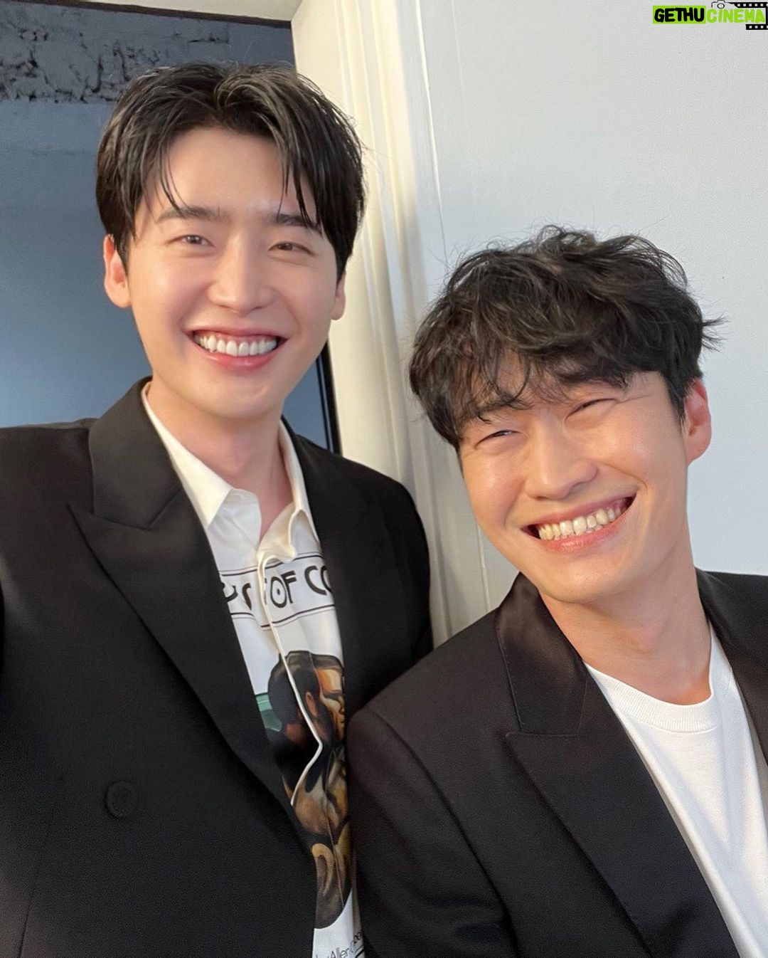 Lee Jong-suk - 3 Million Likes - 😆