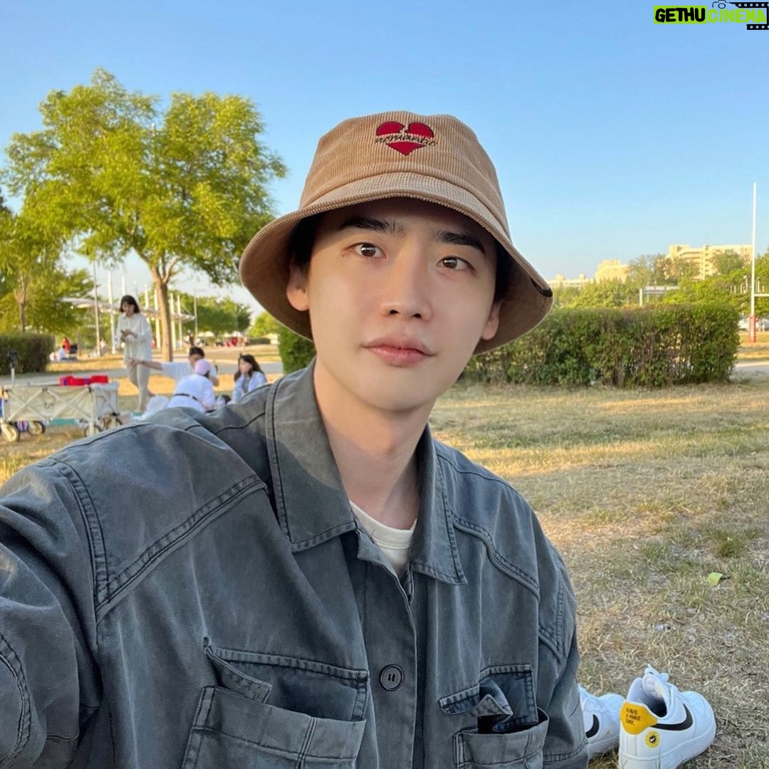 Lee Jong-suk - 3.2 Million Likes - 🌼
