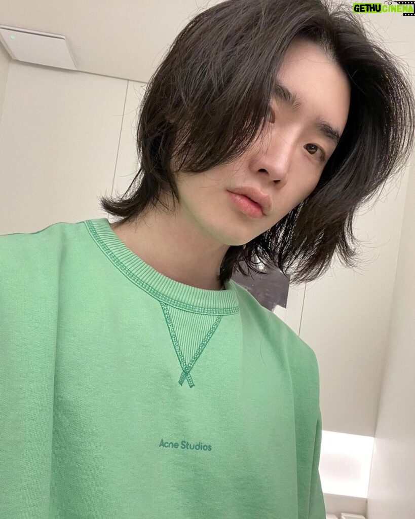 Lee Jong-suk Instagram - 장발 장 이모🙍🏻‍♀️
