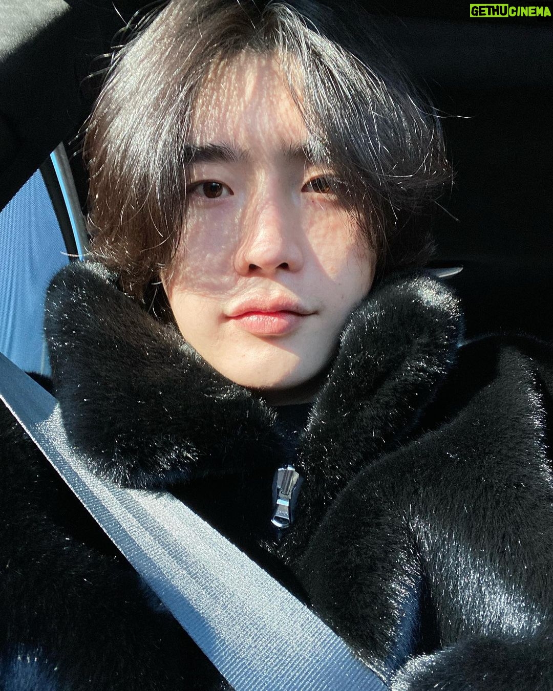 Lee Jong-suk - 3.1 Million Likes - 장발 장 이모🙍🏻♀️
