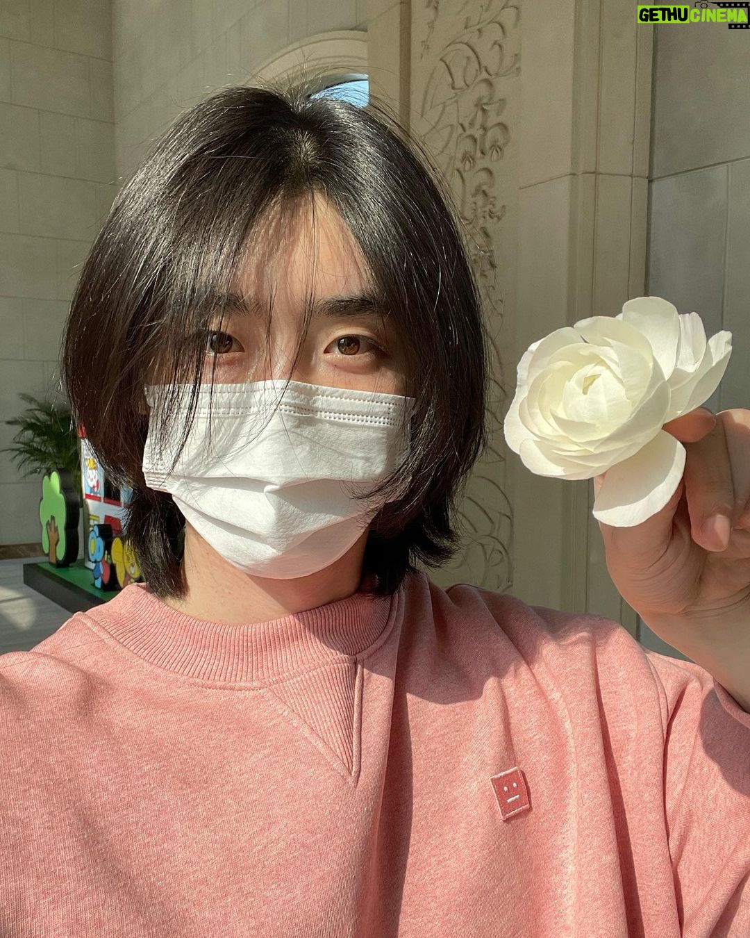 Lee Jong-suk - 3.1 Million Likes - 장발 장 이모🙍🏻♀️
