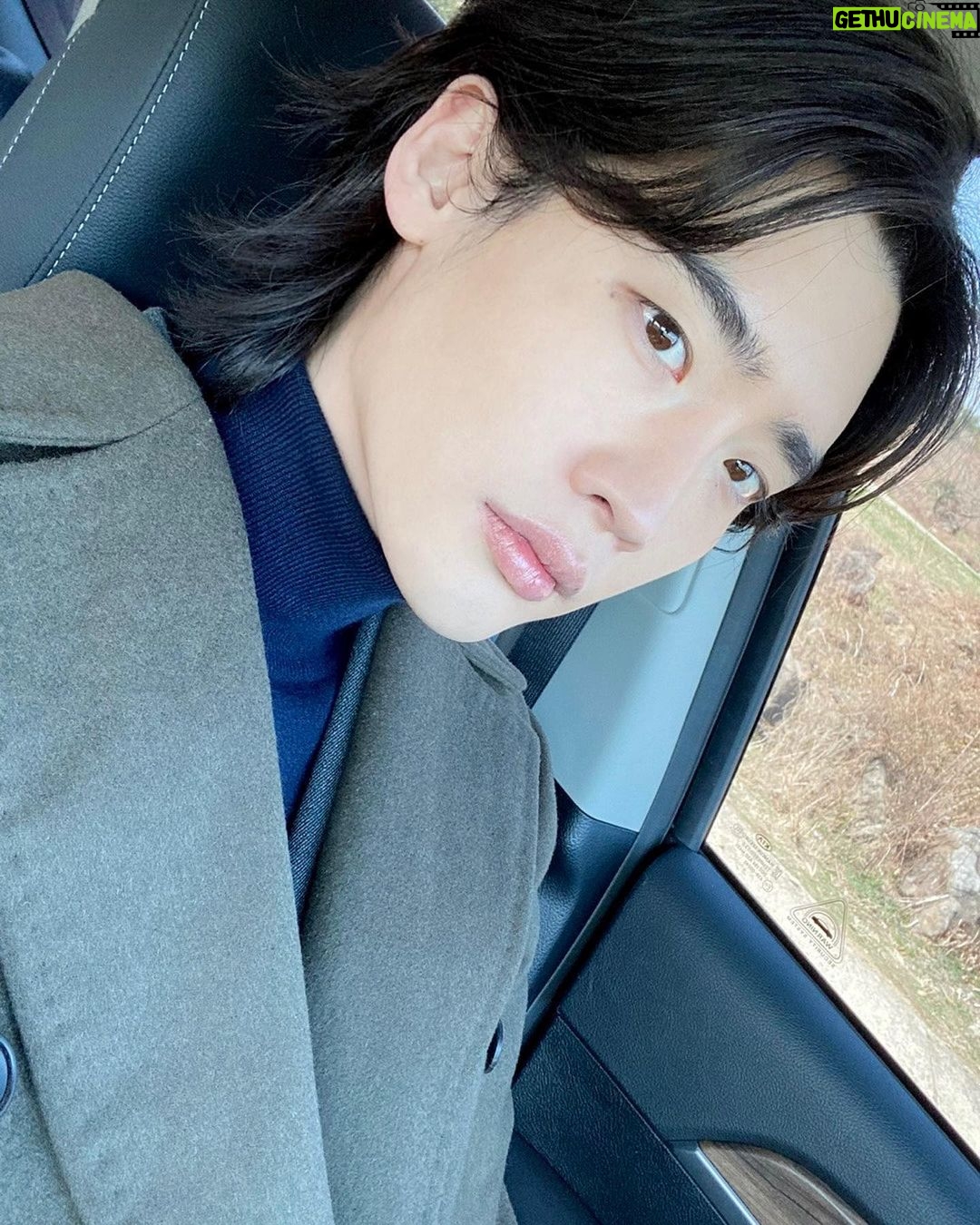 Lee Jong-suk - 2.9 Million Likes - 장발 장 🫣