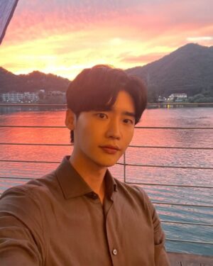 Lee Jong-suk Instagram - 행복합니다. 감사합니다!!🙏❤️