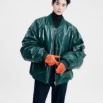 Lee Jong-suk Instagram - @Prada #PradaSS22 #ad 이번 프라다 컬렉션은 바다 해양 생물 보존을 위한 기부가 함께 진행되다고 합니다. 메드씨(MEDSEA) 재단을 후원하는 뜻깊은 프라다의 SS22 남성 패션쇼를 여러분도 함께 감상해보시기 바랍니다.