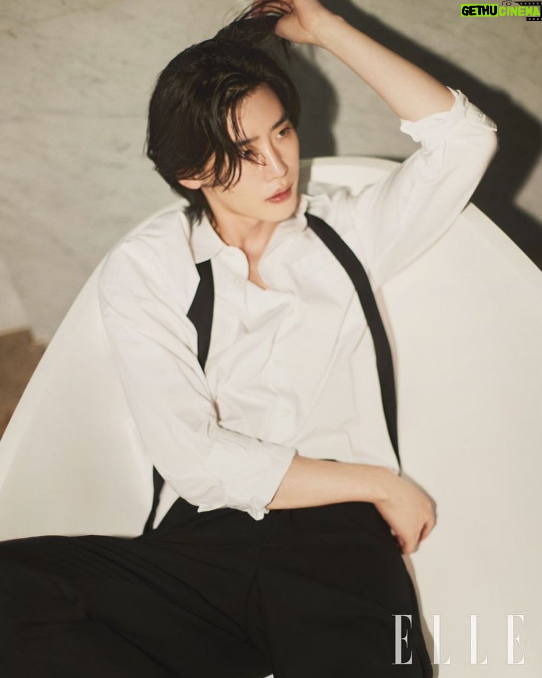 Lee Jong-suk - 2.9 Million Likes -