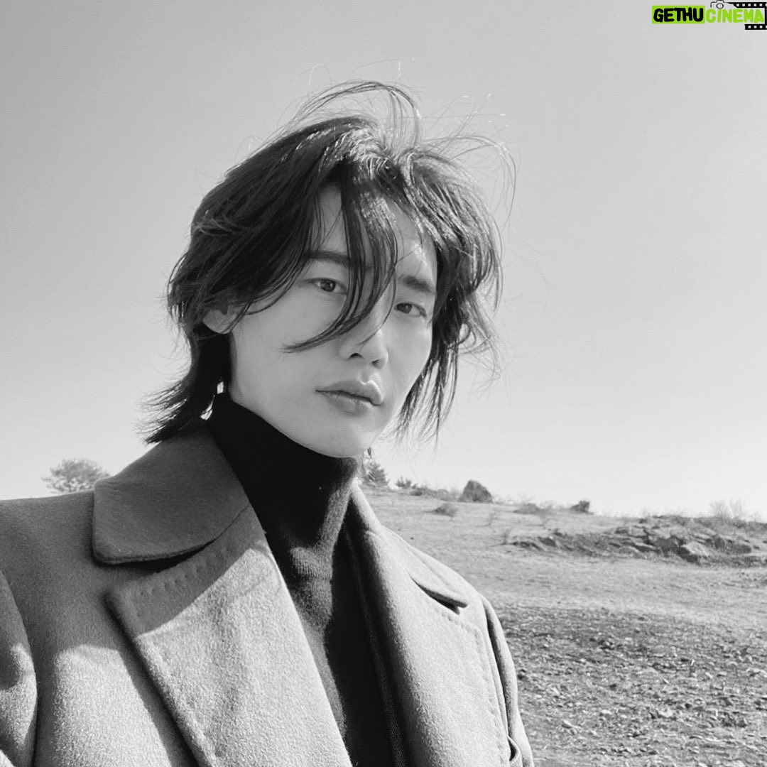 Lee Jong-suk - 2.9 Million Likes - 산발🌪