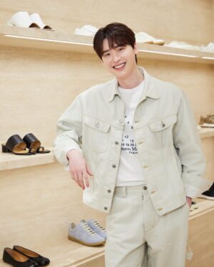 Lee Jong-suk Instagram - ✨안뇽🥳

 #MaisonMargiela #메종마르지엘라
#광고