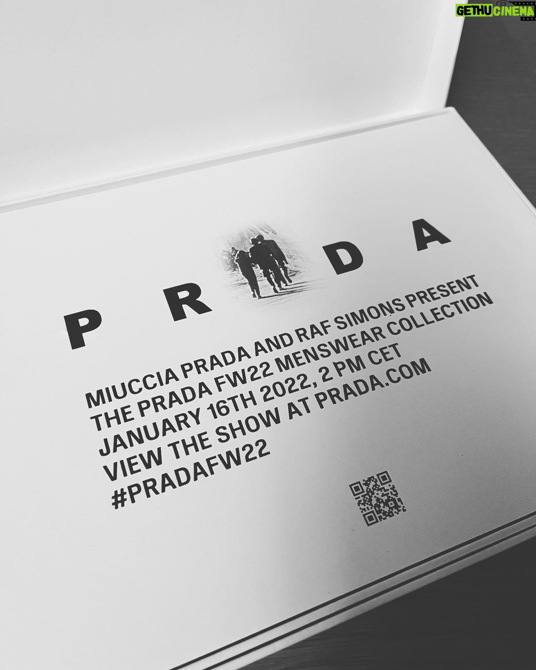 Lee Jong-suk - 3.1 Million Likes - @Prada
#PradaFW22 #PradaTriangle
-
미우치아 프라다와 라프시먼스가 함께하는 프라다 FW22 남성복 컬렉션, 2022년 1월16일 오후10시 프라다 닷컴을 통해 함께 보실 수 있습니다.
