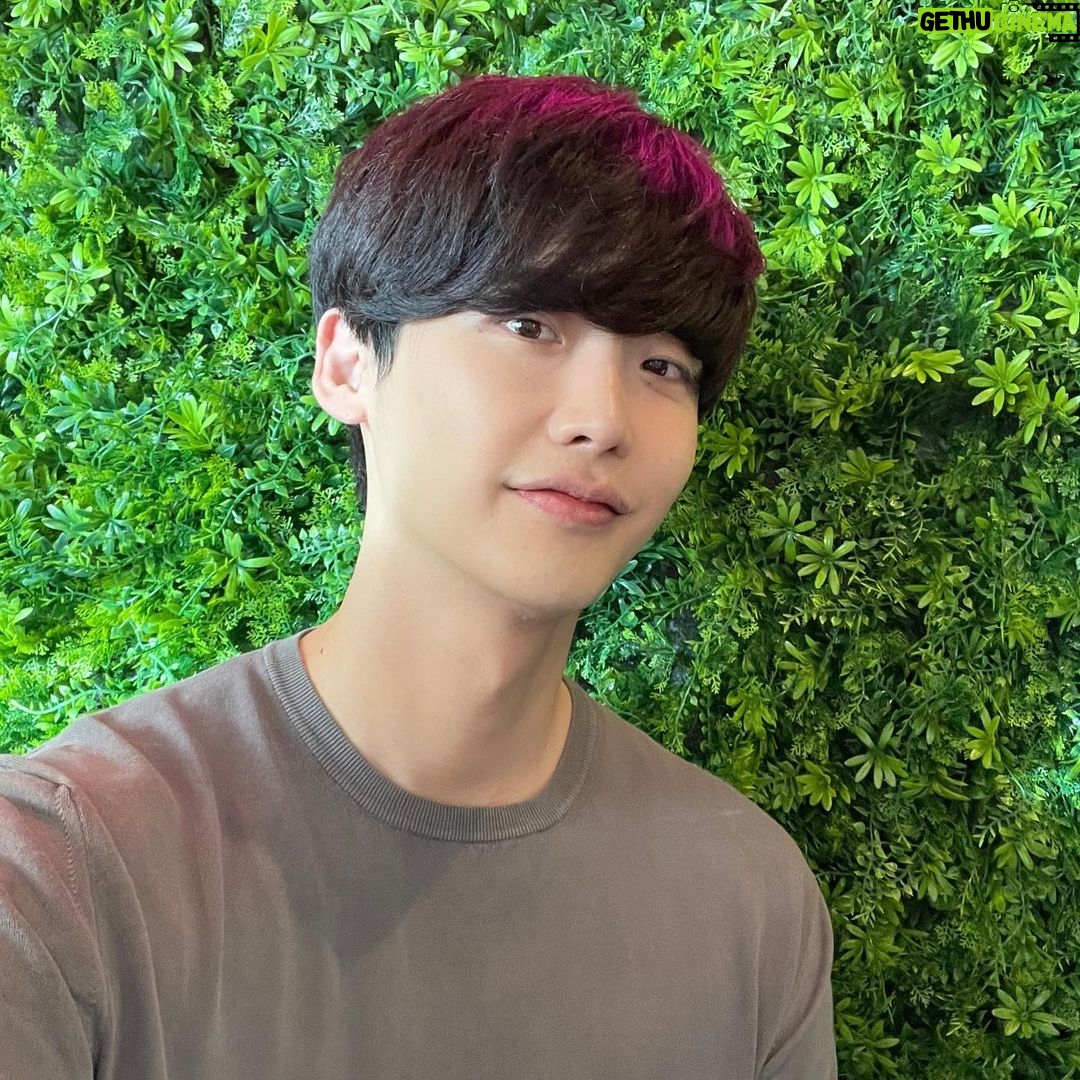 Lee Jong-suk - 3.7 Million Likes - 😊
