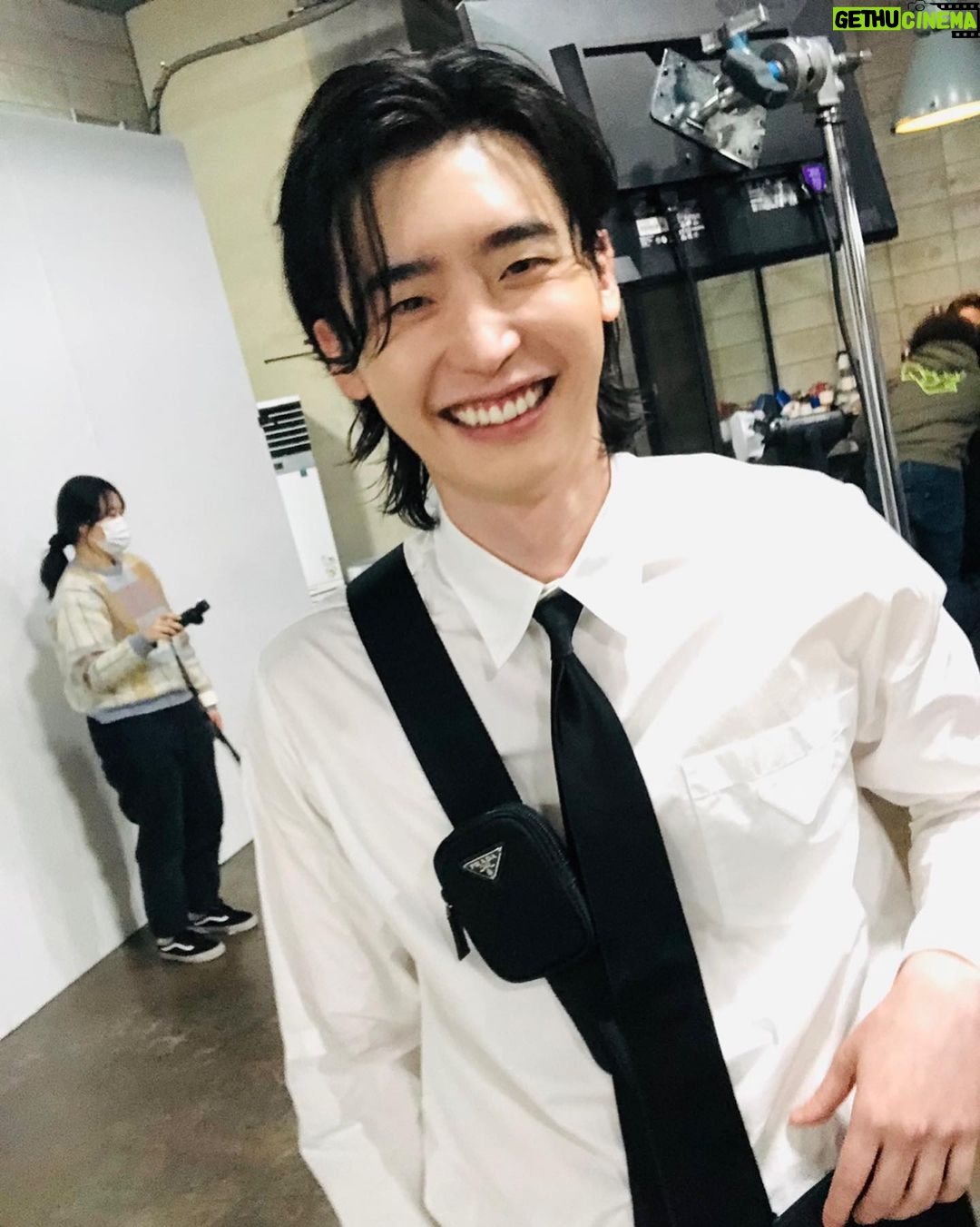 Lee Jong-suk - 3.2 Million Likes - 😆