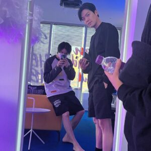 Lee Jong-suk Instagram - 🙋‍♂️