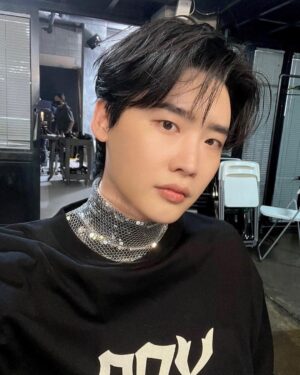 Lee Jong-suk Instagram - 감사합니다🥰