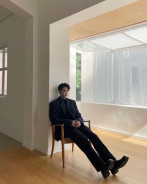 Lee Jong-suk Instagram - 🐷