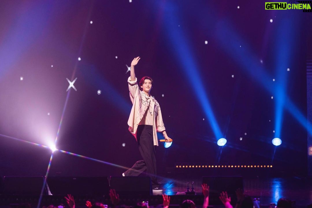 Lee Jong-suk Instagram - 안녕!!🙆♂️❤️ #singapore