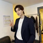 Lee Jong-suk Instagram - 😚