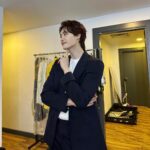 Lee Jong-suk Instagram - 😚