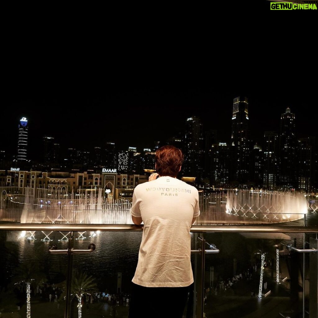 Lee Jong-suk Instagram - 넘 멋져..🙊 #dubai