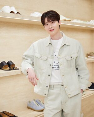 Lee Jong-suk Instagram - ✨안뇽🥳

 #MaisonMargiela #메종마르지엘라
#광고