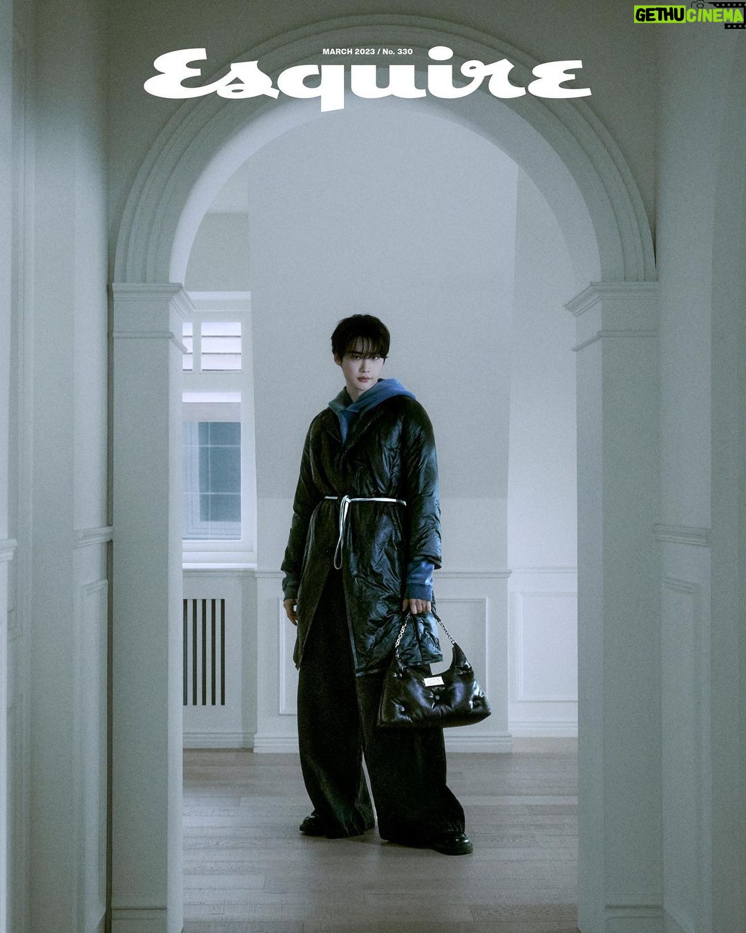 Lee Jong-suk Instagram - 3μνΈπββοΈ @esquire.korea @maisonmargiela