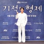 Lee Ki-woo Instagram - ✨ 드디어 오늘 밤 10시 30분!! 기적의 형제가 방송됩니다!! 한주의 피로가 쌓여가는 수요일 밤. JTBC 드라마 기적의 형제와 함께 피로 푸시고 숙면하세요~ 신선한 재미 기우리가 보장 합니다😎 #기적의형제 #박찬홍감독님 #김지우작가님 #오만석 #정우 #이기우 #박유림 #배현성 #jtbc드라마