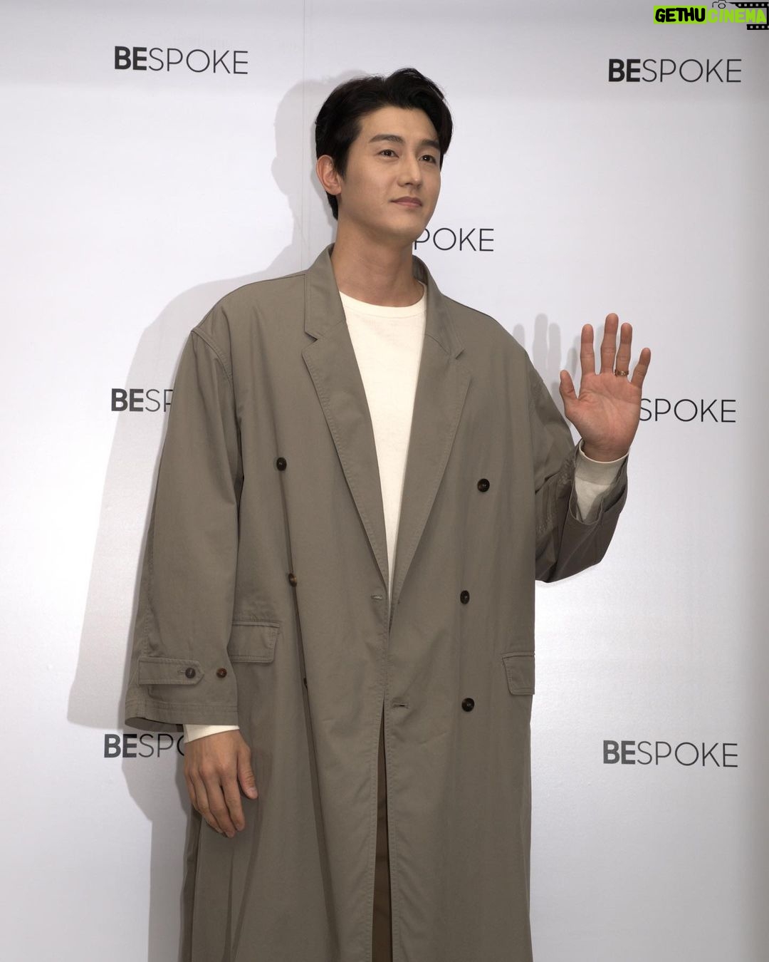 Lee Ki-woo Instagram - ππ»ββοΈ μΌμ±μ μ λΉμ€ν¬ν¬ λΌμ΄ν νμ¬μ μ°Έμ¬νκ³ μμ΅λλ€. μ΄λ² λΉμ€ν¬ν¬ λΌμΈμ
μ μ§μκ°λ₯ν νκ²½μ λν μΈμκ³Ό AIμ κ°μ κΈ°μ λ€μ΄ μ λͺ©λμ΄ μλΉμλ€μκ² λ³΄λ€ μΈμ¬ν μ νκ³Ό κΈ°λ₯μ μ 곡νλ€λ μ μ΄ νΉμ§μ΄μμ΅λλ€. μ λ μ΄λ² νμ¬μ μΉνκ²½ λλ΄μλ μ°Έμ¬ν΄ λ§μ λΆλ€κ³Ό μ΄μΌκΈ° λλμ΄λ³΄μλλ°μ. ννκ³ λμμ ν¬μΌλ‘μ, μΌμ±μ μμ ννκ³ λμκ° νμ
ν΄ λ―ΈμΈνλΌμ€ν± μ κ°μ½μ€λ₯Ό κ°λ°νλ€λ μ΄μΌκΈ°κ° μ°Έ μΈμ κΉμκ³ , μ΄λ¬ν κΈ°μ
λ€μ λ
Έλ ₯μ΄ μμΌλ‘λ κ³μλμμΌλ©΄ μ’κ² λ€λ μκ°μ΄ λ€μμ΅λλ€. μΌλ§ μ μλ ν
λμ νλ‘κΉ
νκ³ μλλ°, μμΌλ‘λ ν
λλ€ μΌμ΄μ¬ μμ£Ό μΆλν΄μΌκ² λ€μ :) #λΉμ€ν¬ν¬λΌμ΄ν #BESPOKELIFE #μΌμ±λΉμ€ν¬ν¬ #κ°μ μλλ΅κ² #EverydaySustainability #AD