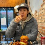 Lee Ki-woo Instagram - 🔥 추울 땐 고칼로리! 곰들을 이해하는 기름진 시간🙃 감기 조심 하세요!! #기우리 #고칼로리 #배뚠뚠이 #감기조심하세요