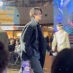 Lee Ki-woo Instagram - 🚶🏻 마흔셋에도 쇼를 설 수 있음에 감사하며 쉰셋에도 서기 위한 노력을 해야겠다는 생각으로!! 주말이니까 집에서 한 잔 해야겠습니다😎 #기우리 #강남패션페스티벌 #비욘드클로젯 #🚶🏻