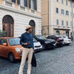 Lee Ki-woo Instagram - 🇮🇹Rome 이태리에서 3대째 가업을 이어받아 장인이 한 땀 한 땀 정성들여 만든! 듯한.. 그런 듯한!! 셔츠👔 10유로!! 10 유로 명품 샀다😎 #기우리 #이태리 #10유로의행복 #italy #rome #ootd