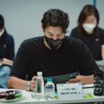 Lee Ki-woo Instagram - ✨ 대본 리딩이 엊그제 같은데 다음 주에 방송이라니!! 우리 가족 수목 밤엔 JTBC 채널 고정!! 기적의 형제 다음 주 첫 방입니다!! 많은 관심 부탁드려요!! #기적의형제 #이기우 #jtbc드라마 #수목드라마