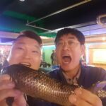Lee Kyung-kyu Instagram - 호동이랑 한끼줍쇼 낚시카페에서