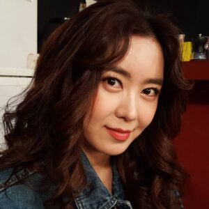 Lee Kyung-kyu Instagram - 그룹 답답스의 유일한 여성 멤버 김주희