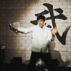 Lee Kyung-kyu Instagram - 쌍절곤 돌리는 갓경규