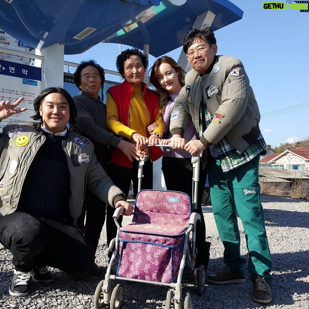 Lee Kyung-kyu Instagram - 안뇽경규♡ #예림이네만물트럭 # 전라도 목포 원장감 마을 마음씨 좋은 할머니들과
