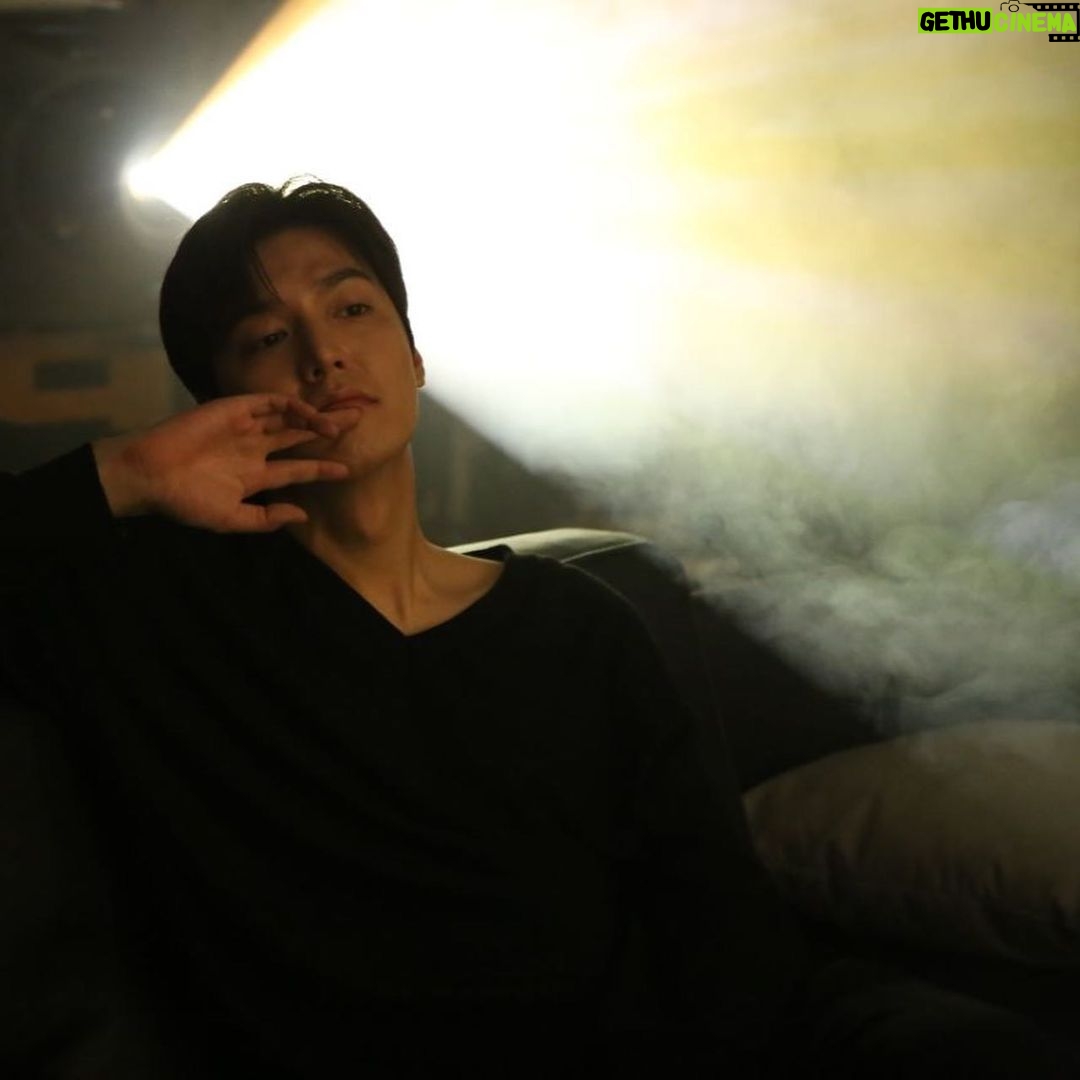 Lee Min-ho Instagram - #SeeMySkinLiftMyWay @merzaesthetics_kr