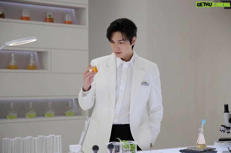 Lee Min-ho Instagram - @azarinecosmeticofficial #AkuPilihAzarine