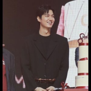 Lee Min-ho Instagram - bye bye malaysia 👋 aku cinta padamu